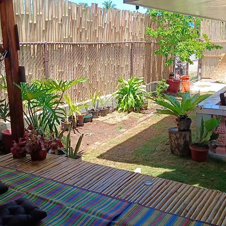 Bella'S Bed & Breakfast Dauis Bagian luar foto