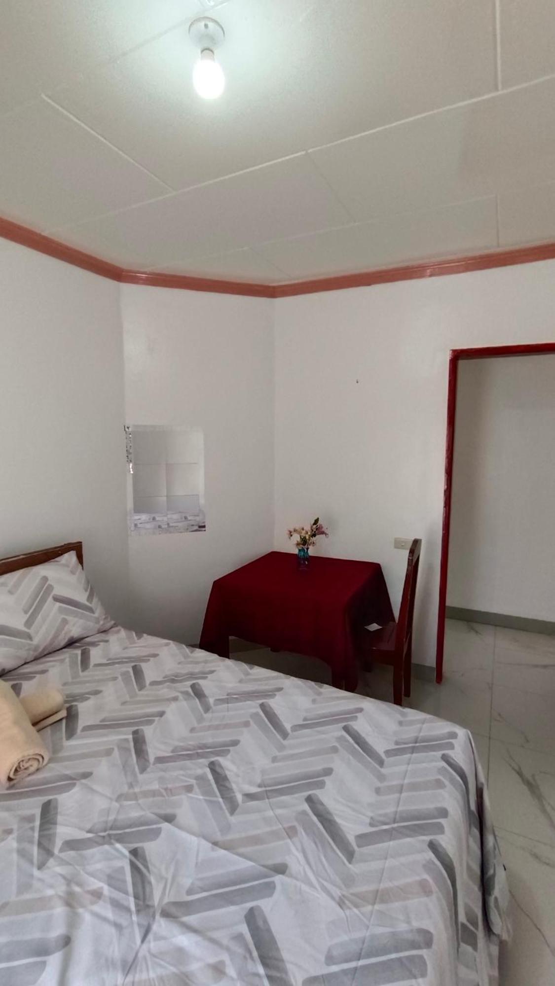 Bella'S Bed & Breakfast Dauis Bagian luar foto