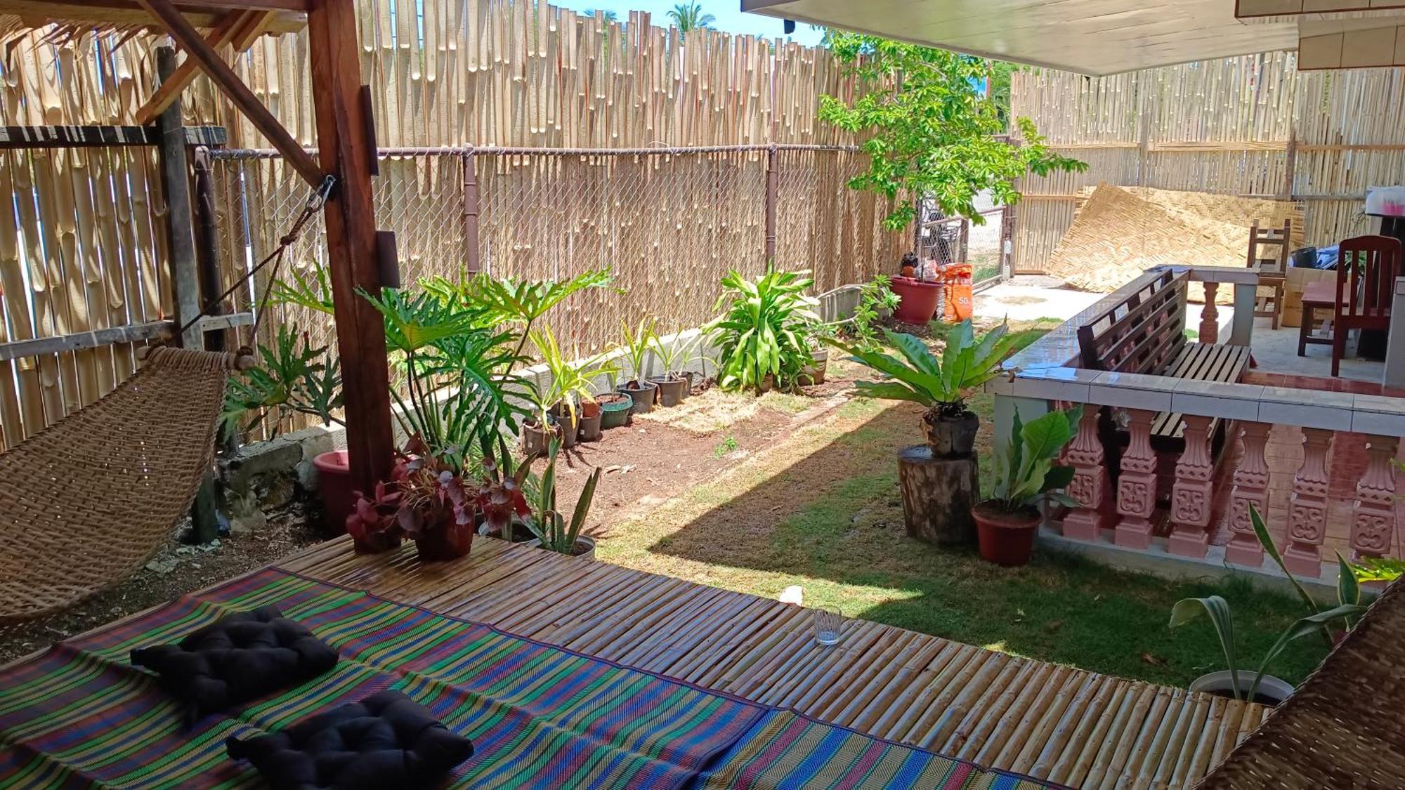 Bella'S Bed & Breakfast Dauis Bagian luar foto